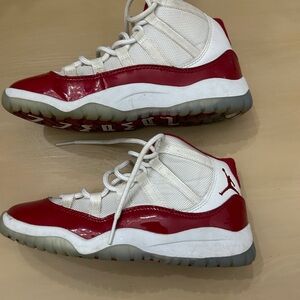 Jordan 11 Cherry. 3Y 100% authentic